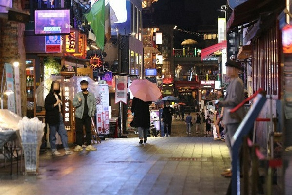 Itaewon vừa 'hot' trên phim nay trở thành ổ dịch COVID-19 Itaewon vua 'hot' tren phim nay tro thanh o dich COVID-19