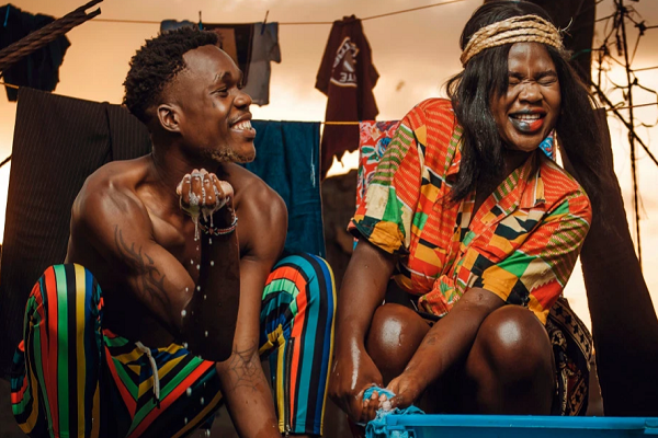 Loạt ảnh gây sốt trong mùa dịch COVID-19 - Hình 2 Loat anh gay sot trong mua dich COVID-19-Hinh-2