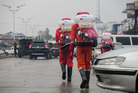 Loạt ảnh gây sốt trong mùa dịch COVID-19 - Hình 12 Loat anh gay sot trong mua dich COVID-19-Hinh-12