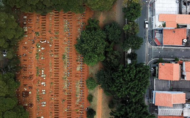 Cận cảnh nghĩa trang lớn nhất Brazil chôn cất nạn nhân COVID-19 - Hình 10 Can canh nghia trang lon nhat Brazil chon cat nan nhan COVID-19-Hinh-10