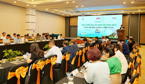 Phát triển du lịch xanh gắn với bảo vệ môi trường tự nhiên Phat trien du lich xanh gan voi bao ve moi truong tu nhien