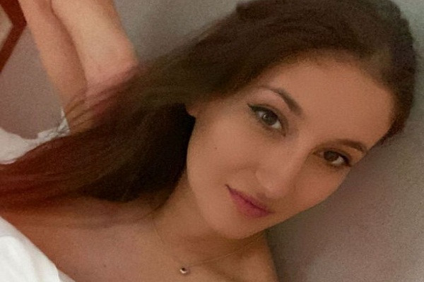 Nữ vũ công xinh đẹp bị bắn chết trên đường trở về nhà Nu vu cong xinh dep bi ban chet tren duong tro ve nha