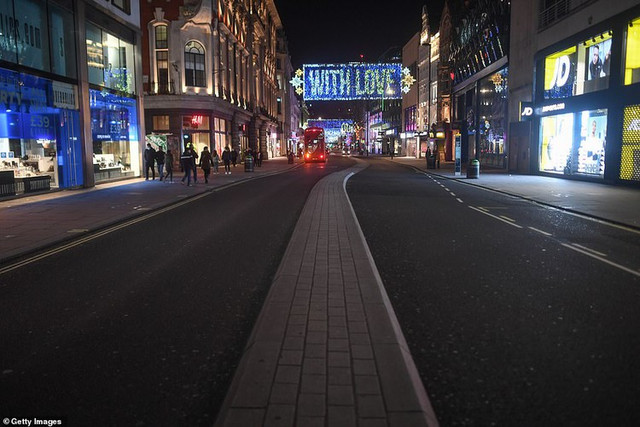 Châu Âu vẫn gồng mình chống dịch COVID-19 như nào? - Hình 3 Chau Au van gong minh chong dich COVID-19 nhu nao?-Hinh-3