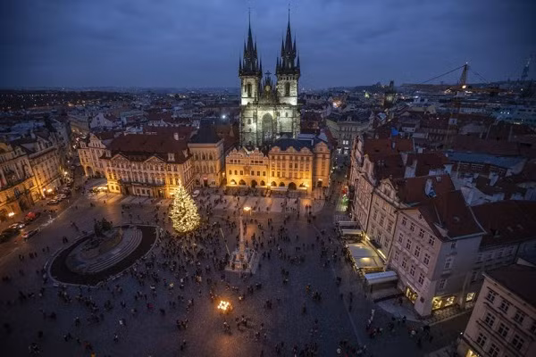 Thieu nien thoat chet than ky du roi tu tang 19