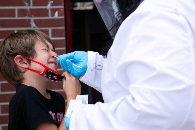 Loạt ảnh học sinh nước Mỹ trở lại trường bất chấp COVID-19 - Hình 5 Loat anh hoc sinh nuoc My tro lai truong bat chap COVID-19-Hinh-5