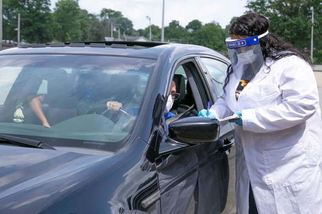 Loạt ảnh học sinh nước Mỹ trở lại trường bất chấp COVID-19 - Hình 7 Loat anh hoc sinh nuoc My tro lai truong bat chap COVID-19-Hinh-7