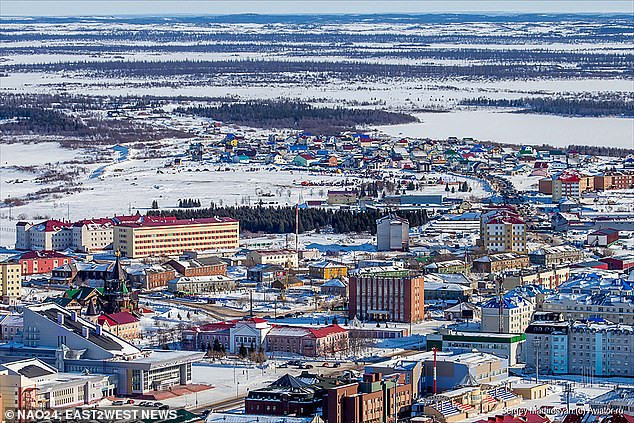 Tận mục cuộc sống trong thành phố xa xôi ở Bắc Cực - Hình 8 Tan muc cuoc song trong thanh pho xa xoi o Bac Cuc-Hinh-8