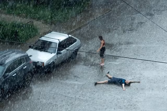 Chung kien cai nong khung khiep cua mua he tren the gioi qua loat anh chan thuc-Hinh-2