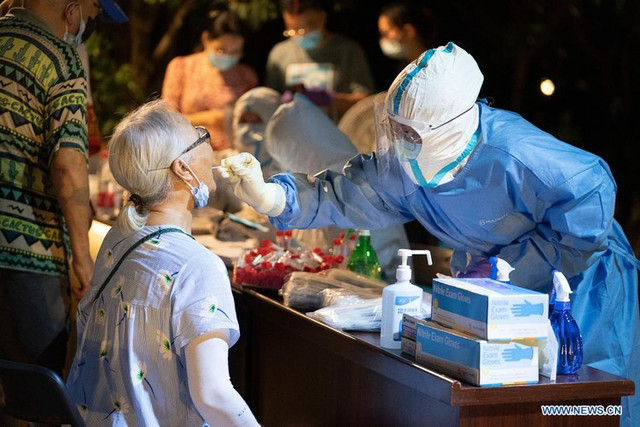 Dịch COVID-19 tái bùng phát ảnh hưởng cuộc sống người dân ở Trung Quốc như nào? - Hình 8 Dich COVID-19 tai bung phat anh huong cuoc song nguoi dan o Trung Quoc nhu nao?-Hinh-8