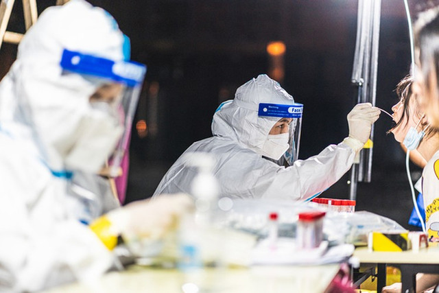 Dịch COVID-19 tái bùng phát ảnh hưởng cuộc sống người dân ở Trung Quốc như nào? - Hình 7 Dich COVID-19 tai bung phat anh huong cuoc song nguoi dan o Trung Quoc nhu nao?-Hinh-7