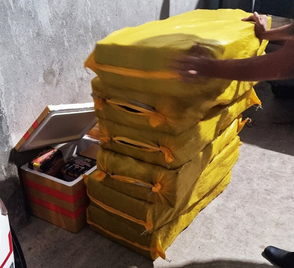 Bà Rịa – Vũng Tàu: Liên tiếp bắt giữ các đối tượng buôn bán pháo trái phép - Hình 4 Ba Ria – Vung Tau: Lien tiep bat giu cac doi tuong buon ban phao trai phep-Hinh-4