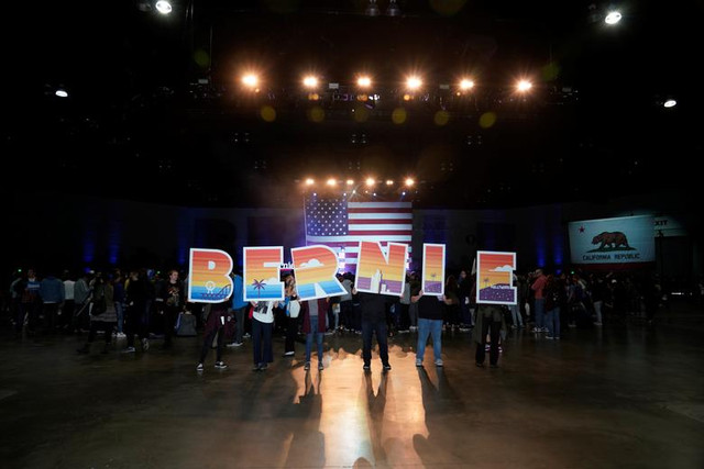 Các ứng viên Tổng thống Mỹ làm gì trước ngày bầu cử 'Siêu thứ ba'? - Hình 8 Cac ung vien Tong thong My lam gi truoc ngay bau cu 'Sieu thu ba'?-Hinh-8