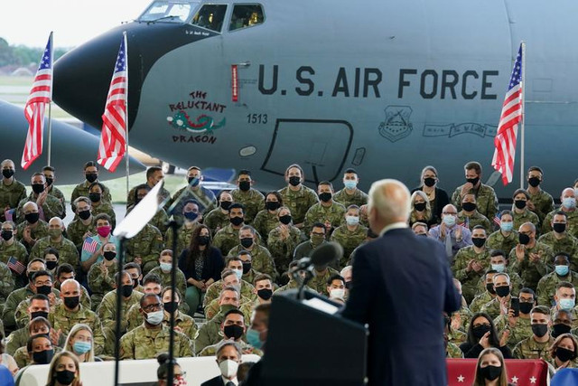 Hình ảnh Tổng thống Biden với chuyến công du Châu Âu đầu tiên - Hình 3 Hinh anh Tong thong Biden voi chuyen cong du Chau Au dau tien-Hinh-3
