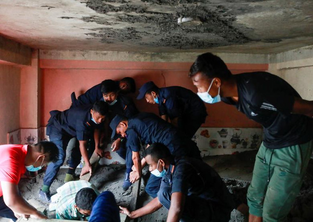 Cận cảnh lũ quét tàn phá Nepal khiến nhiều người thiệt mạng - Hình 2 Can canh lu quet tan pha Nepal khien nhieu nguoi thiet mang-Hinh-2