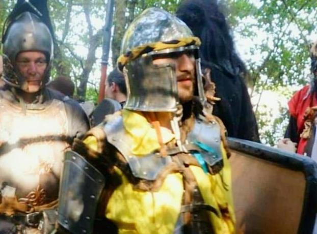 Kẻ tát Tổng thống Pháp giữa ban ngày mê kiếm thuật thời Trung Cổ - Hình 5 Ke tat Tong thong Phap giua ban ngay me kiem thuat thoi Trung Co-Hinh-5