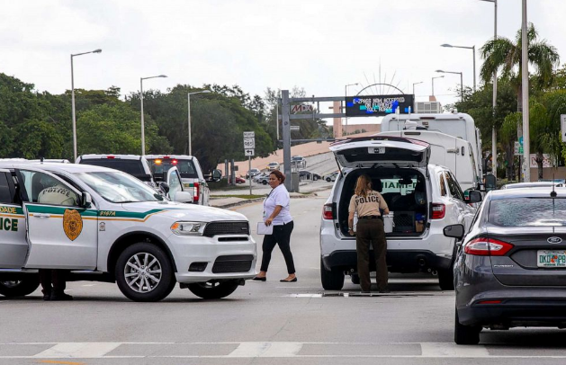 Hiện trường xả súng kinh hoàng tại tiệc mừng tốt nghiệp, nhiều thương vong Hien truong xa sung kinh hoang tai tiec mung tot nghiep, nhieu thuong vong