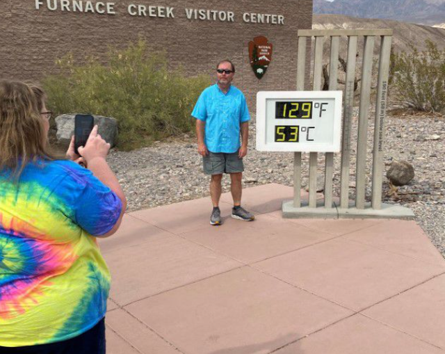 Cận cảnh cuộc sống trong đợt nắng nóng kỷ lục ở nước Mỹ - Hình 2 Can canh cuoc song trong dot nang nong ky luc o nuoc My-Hinh-2