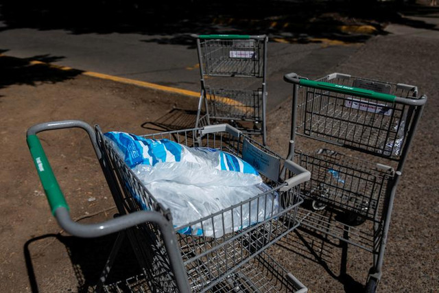 Nguoi dan My giai nhiet nhu nao giua nang nong ky luc?-Hinh-5