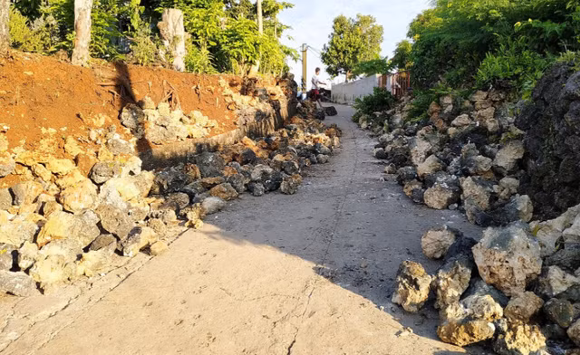 Dong dat rung chuyen Philippines: Hien truong tan hoang, nhieu nguoi thuong vong-Hinh-9