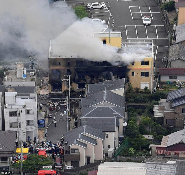 Toàn cảnh vụ cháy xưởng phim hàng chục người chết ở Nhật - Hình 9 Toan canh vu chay xuong phim hang chuc nguoi chet o Nhat-Hinh-9