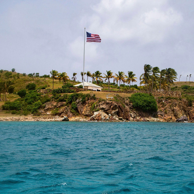 Có gì trong 'hòn đảo ấu dâm' của tỷ phú Mỹ - Hình 3 Co gi trong 'hon dao au dam' cua ty phu My-Hinh-3