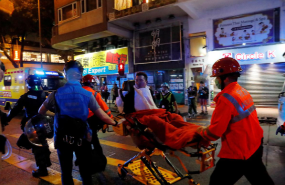 Hình ảnh Hong Kong chìm trong hơi cay mù mịt vì biểu tình - Hình 10 Hinh anh Hong Kong chim trong hoi cay mu mit vi bieu tinh-Hinh-10