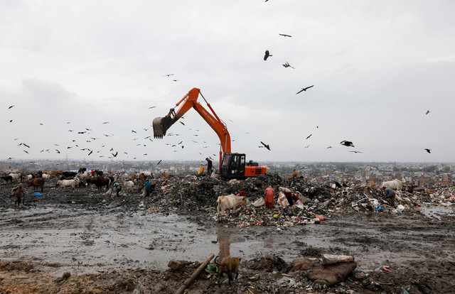 Nguy cơ lây nhiễm Covid-19 của dân nghèo mưu sinh ở bãi rác Nguy co lay nhiem Covid-19 cua dan ngheo muu sinh o bai rac