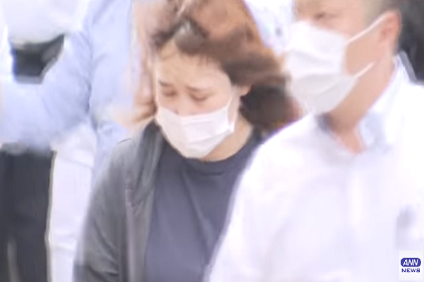 Bà mẹ đi thăm bạn trai bỏ con 3 tuổi ở nhà chết đói Ba me di tham ban trai bo con 3 tuoi o nha chet doi