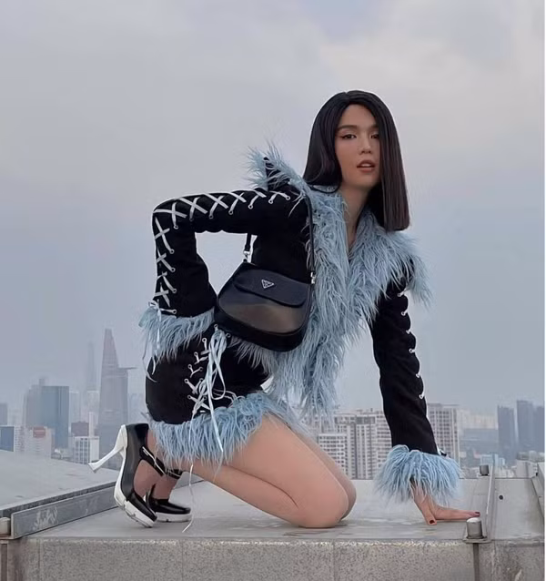 Ngọc Trinh ăn mặc cực sexy đầu năm mới Ngoc Trinh an mac cuc sexy dau nam moi