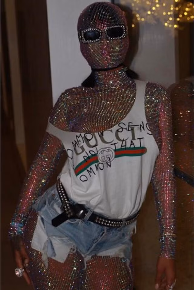 Rihanna dien quan ho gan het vong ba gay uc che-Hinh-15
