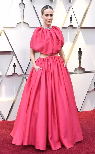Những “thảm họa” thời trang tại BAFTA TV Awards - Hình 10 Nhung “tham hoa” thoi trang tai BAFTA TV Awards-Hinh-10