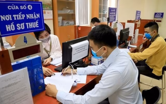 Điểm tên loạt lãnh đạo doanh nghiệp bị tạm hoãn xuất cảnh vì nợ thuế Diem ten loat lanh dao doanh nghiep bi tam hoan xuat canh vi no thue