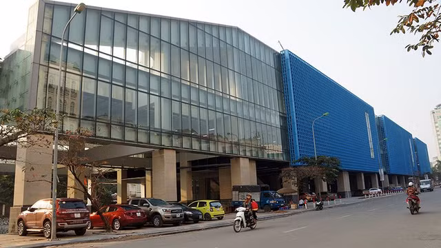 Cận cảnh đường sắt Cát Linh - Hà Đông sắp đưa vào khai thác tháng 4/2019 - Hình 11 Can canh duong sat Cat Linh - Ha Dong sap dua vao khai thac thang 4/2019-Hinh-11