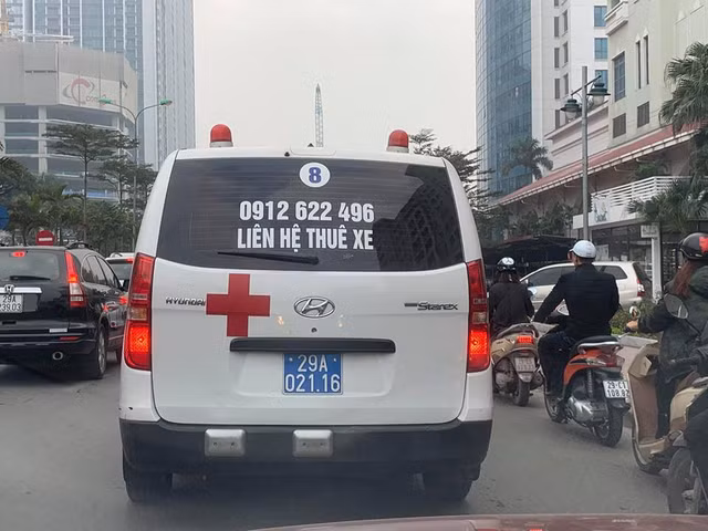 Dung xe cap cuu bien xanh cho thue dich vu: BV Viet Duc noi gi?