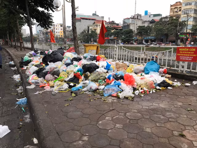 Hà Nội ra sao sau khi bãi rác Nam Sơn hoạt động trở lại? - Hình 7 Ha Noi ra sao sau khi bai rac Nam Son hoat dong tro lai?-Hinh-7