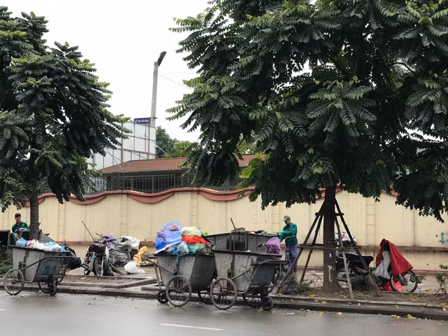 Hà Nội ra sao sau khi bãi rác Nam Sơn hoạt động trở lại? - Hình 5 Ha Noi ra sao sau khi bai rac Nam Son hoat dong tro lai?-Hinh-5