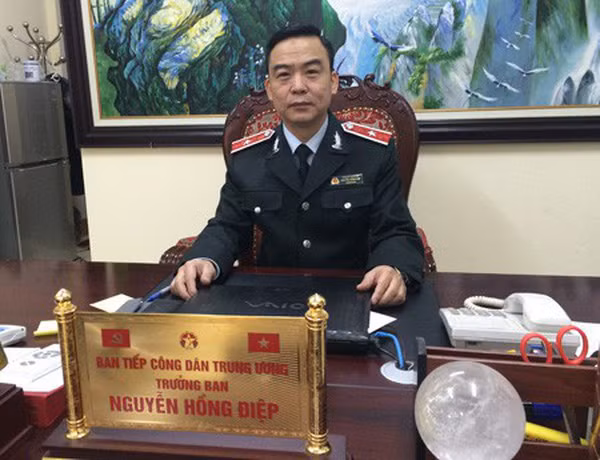 HN cấm ghi hình cán bộ tiếp dân: Trưởng ban Tiếp công dân TW nói gì? HN cam ghi hinh can bo tiep dan: Truong ban Tiep cong dan TW noi gi?