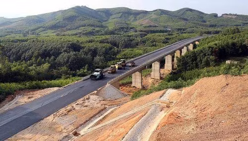 Dau tu gan 8.000 ty dong cho Cao toc Cam Lo - Son La 98km