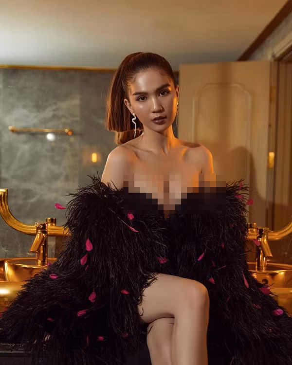 Những lần Ngọc Trinh bị chê kém sang dù ăn mặc sexy - Hình 4 Nhung lan Ngoc Trinh bi che kem sang du an mac sexy-Hinh-4