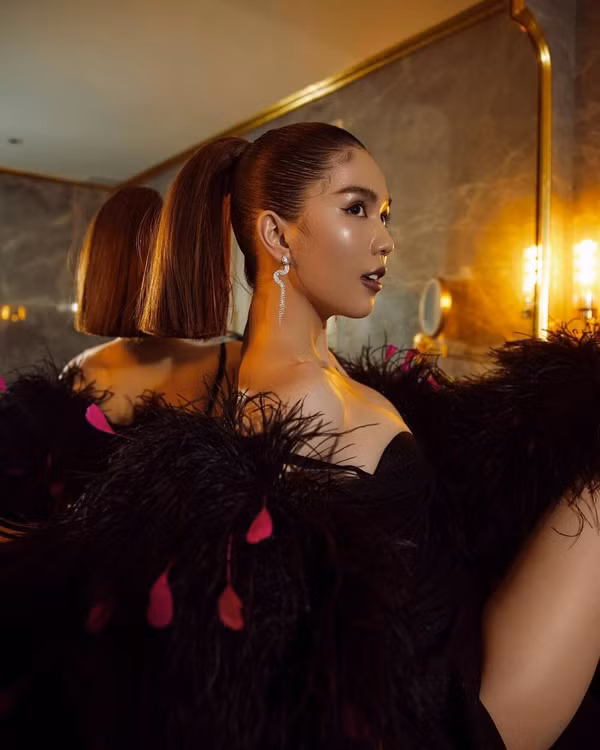 Những lần Ngọc Trinh bị chê kém sang dù ăn mặc sexy - Hình 7 Nhung lan Ngoc Trinh bi che kem sang du an mac sexy-Hinh-7