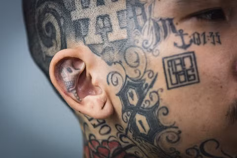 Cuộc sống của những thanh niên xăm kín mặt ở Sài Gòn - Hình 28 Cuoc song cua nhung thanh nien xam kin mat o Sai Gon-Hinh-28