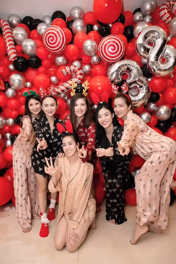 Phong cách thời trang sexy hết mức của Julia Hồ - Hình 7 Phong cach thoi trang sexy het muc cua Julia Ho-Hinh-7