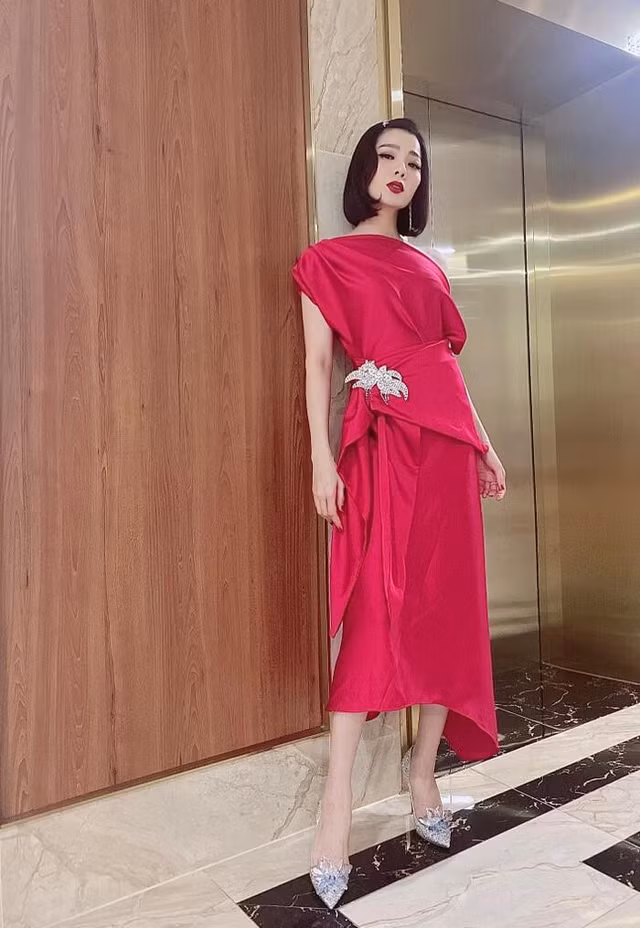 Sau ly hon, Le Quyen lo dau hieu xuong sac-Hinh-8