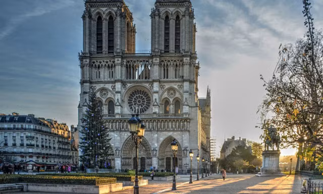 Nhà thờ Đức Bà Paris và bí mật chôn giấu trăm năm - Hình 3 Nha tho Duc Ba Paris va bi mat chon giau tram nam-Hinh-3