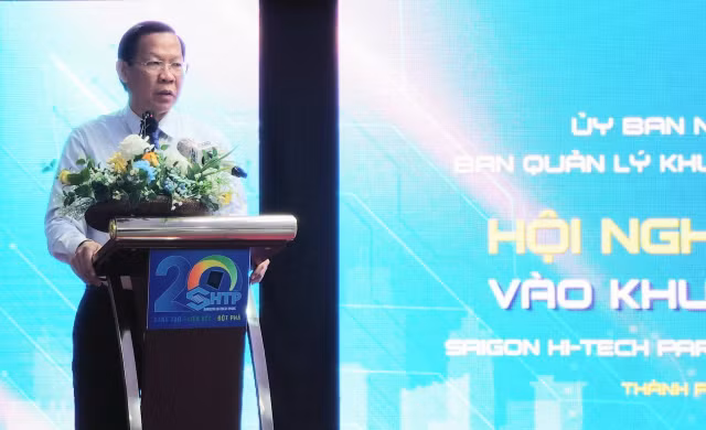 Chủ tịch TP HCM Phan Văn Mãi: Chuẩn bị mọi điều kiện tạo đà tăng tốc trong năm 2023 - Hình 2 Chu tich TP HCM Phan Van Mai: Chuan bi moi dieu kien tao da tang toc trong nam 2023-Hinh-2