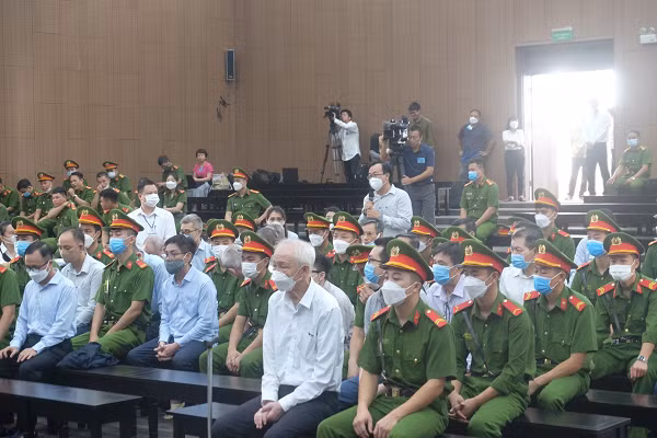 Vụ án thâu tóm 'đất vàng' ở Bình Dương: Con rể của cựu Chủ tịch Tổng Công ty 3/2 khai gì? - Hình 2 Vu an thau tom 'dat vang' o Binh Duong: Con re cua cuu Chu tich Tong Cong ty 3/2 khai gi?-Hinh-2
