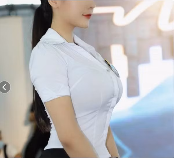 Thảm hoạ thời trang khi diện sơ mi lộ nguyên vòng 1 - Hình 3 Tham hoa thoi trang khi dien so mi lo nguyen vong 1-Hinh-3