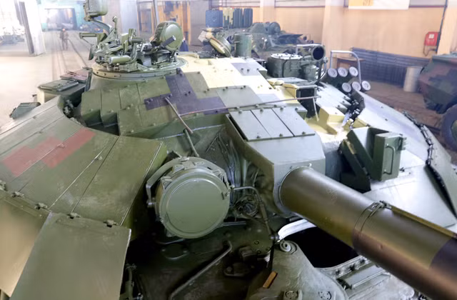 'Do suc' xe tang T-72AMT Ukraine va T-72B3 cua Nga-Hinh-5