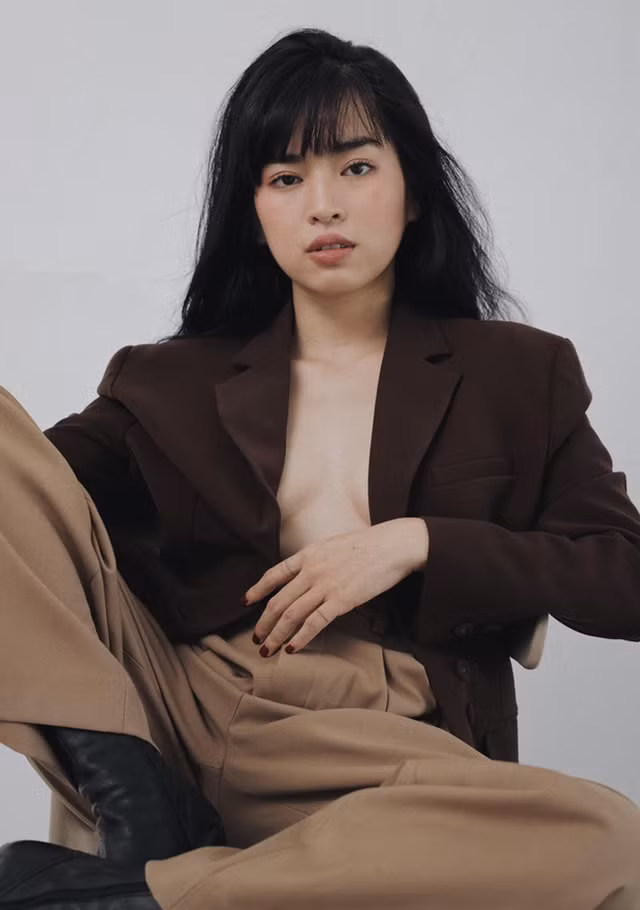 Gu thời trang sexy của Khánh Vân - Mắt Biếc - Hình 10 Gu thoi trang sexy cua Khanh Van - Mat Biec-Hinh-10