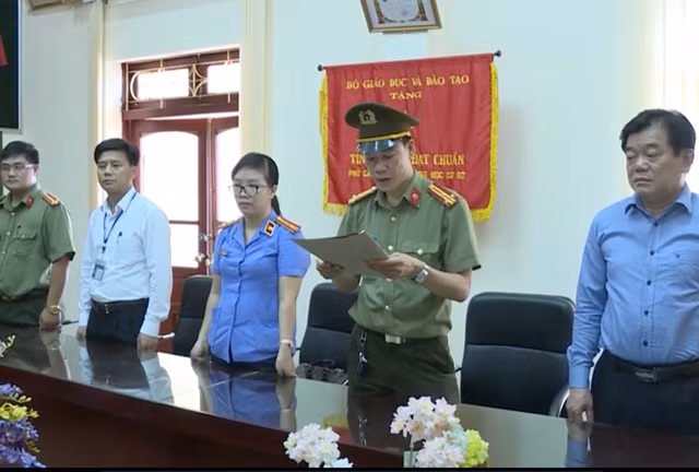Gian lận thi cử ở Sơn La: Triệu tập Giám đốc Sở GD&ĐT Gian lan thi cu o Son La: Trieu tap Giam doc So GD&DT